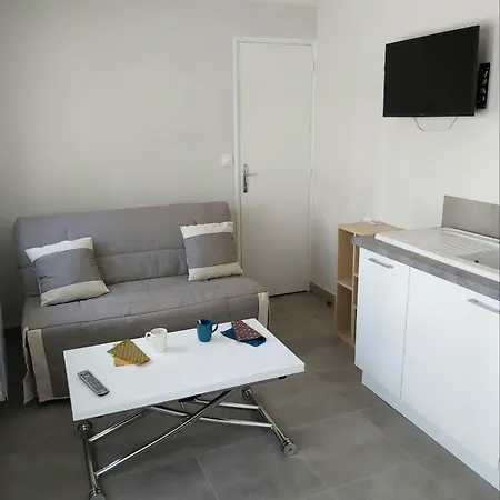 Jolie Dépendance - Terrasse Privée Et Piscine ! La Rochelle (Charente-Maritime)